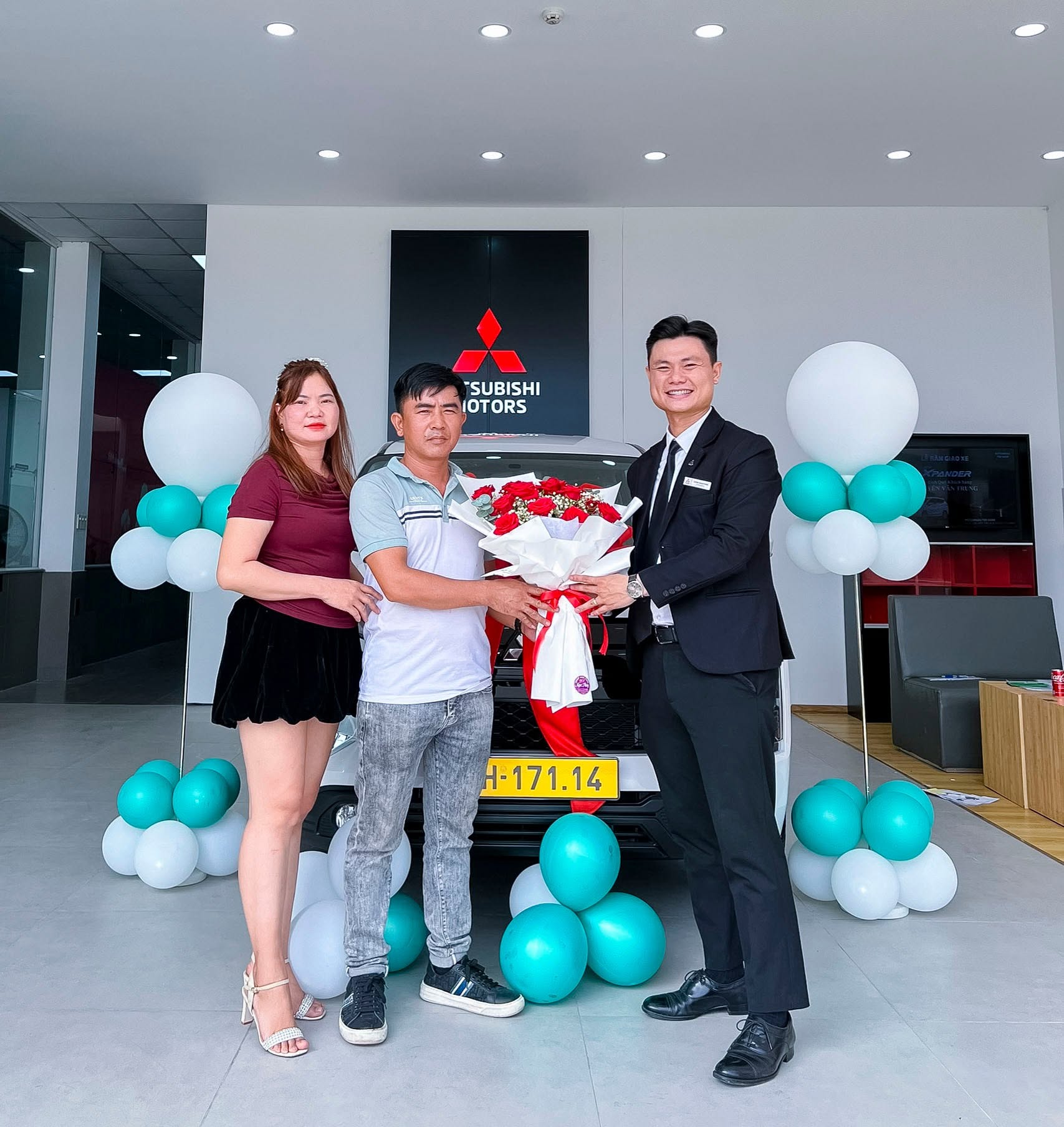 Bàn giao xe Mitsubishi mới tại Mitsubishi Trảng Bàng